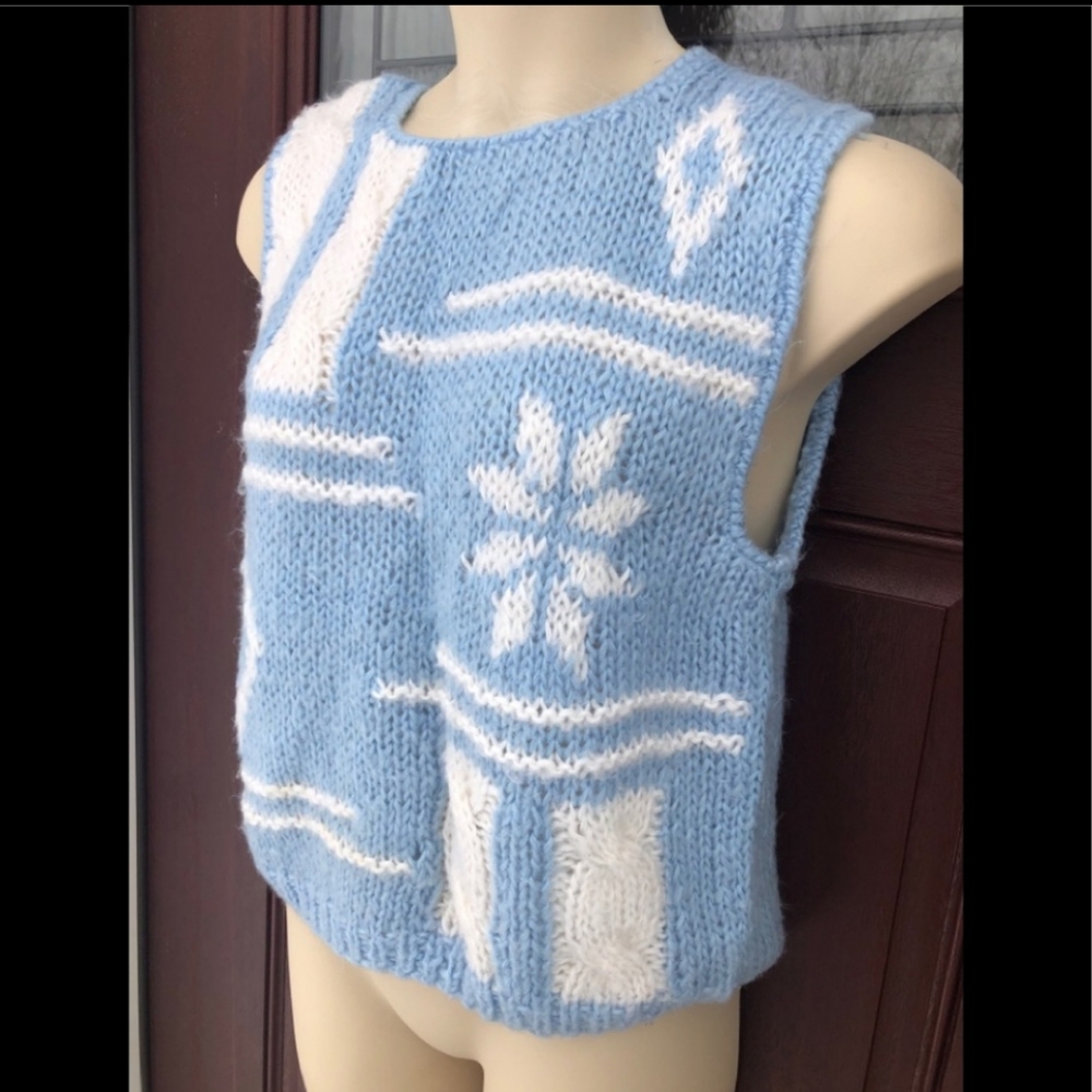 Vintage 1980's JORDACHE sleeveless sweater vest